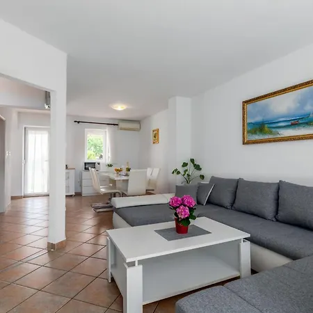 Tatil Evi Haus Viktoria In Mit Garten In Strandnaehe