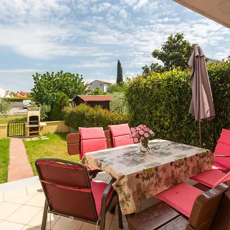 Tatil Evi Haus Viktoria In Mit Garten In Strandnaehe Poreč